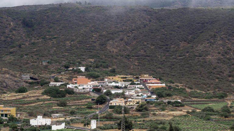 נוף עיר בנויה על גבעות, מייצג את אנטננריבו (Antananarivo) בירת מדגסקר