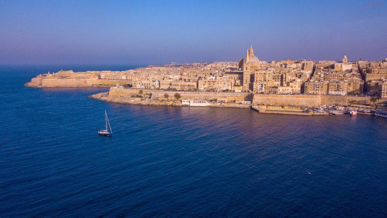منظر جوي لمدينة فاليتا القديمة في مالطا