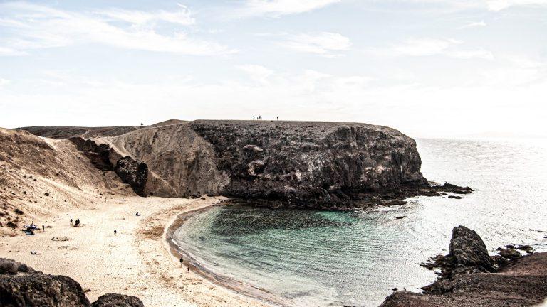 חוף געשי בלנסרוטה, האי של פוארטו דל כרמן (Puerto Del Carmen)